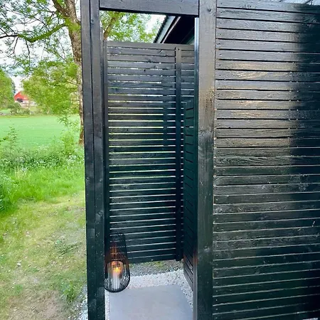 Koselig Pa Eget Tun Med Varmtvanns Utedusj Casa vacanze As