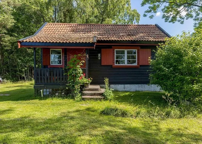 Koselig Pa Eget Tun Med Varmtvanns Utedusj * As