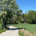 Koselig På Eget Tun Med Varmtvanns Utedusj * As