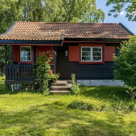 Koselig På Eget Tun Med Varmtvanns Utedusj * As