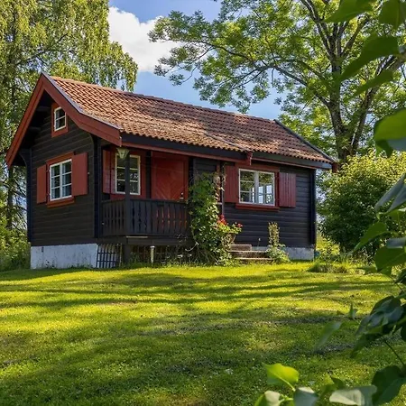 Koselig På Eget Tun Med Varmtvanns Utedusj